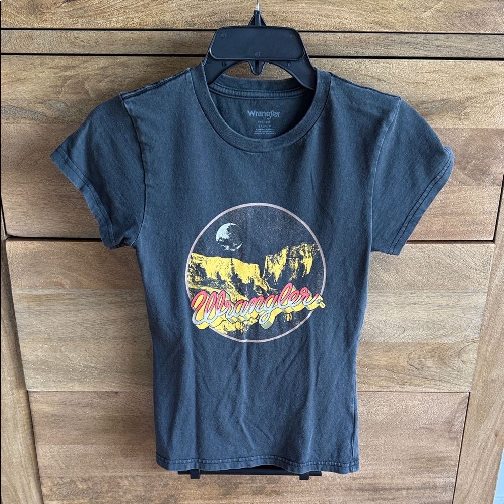 Wrangler Charcoal Tee with Vibrant Graphic